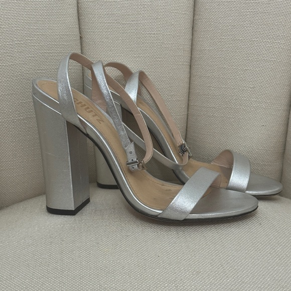 SCHUTZ Shoes - Schutz block heel sandals in metallic silver